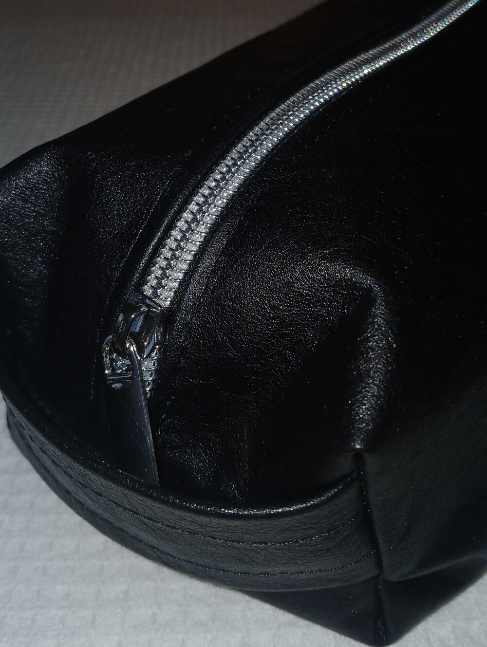 Black Men's Leather Travel Dopp Kit - Sleek Toiletry Bag